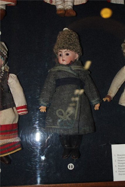 Антикварные куклы в музее барона Штиглица