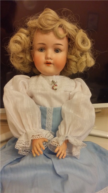 Мои антикварочки живущие у меня дома. И новенький малыш вернувшийся с реставрации