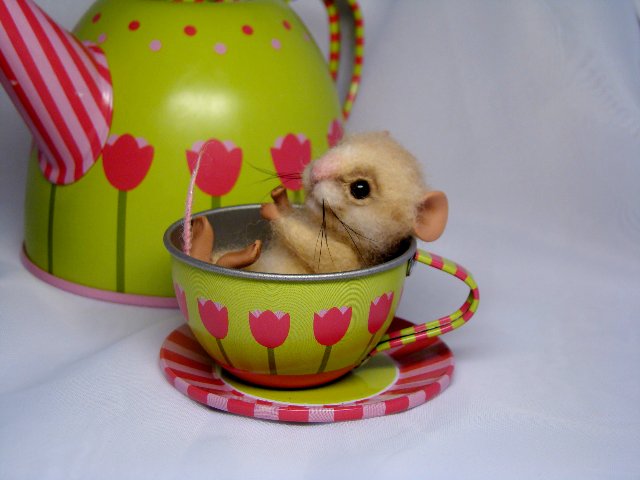 Безумное чаепитие или "так вот кто это шуршал!". Авторские игрушки валянием Ольги Чернухо