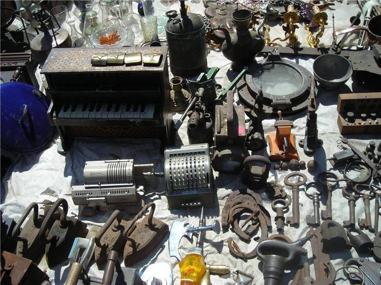 Барахолка - с нами рядом. Мы ее окинем взглядом | Бэйбики Барахолка - с нами рядом. Мы ее окинем взглядом