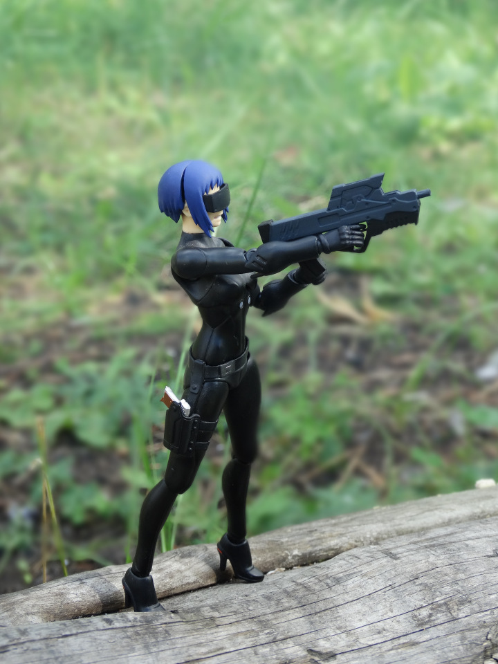 Вот какие бывают у девочек игры! Девушка-стрелок от VERYCOOL и шарнирная фигурка от figma (фото 8)