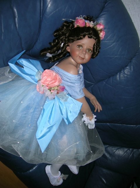 Голубая танцовщица или Магия балета. Фарфоровая коллекционная кукла от Донны Руберт