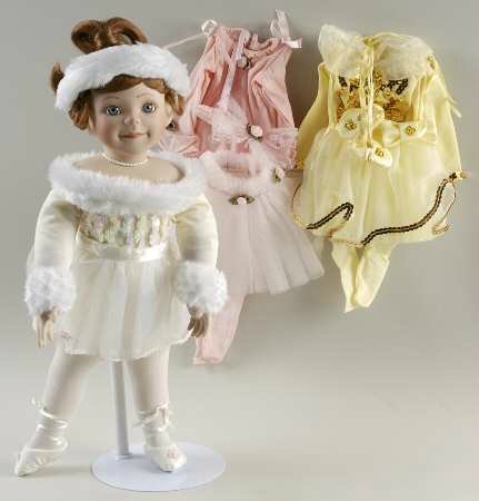 Голубая танцовщица или Магия балета. Фарфоровая коллекционная кукла от Донны Руберт