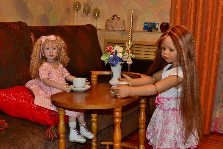 Как протекает наша жизнь. Кукольная коллекция