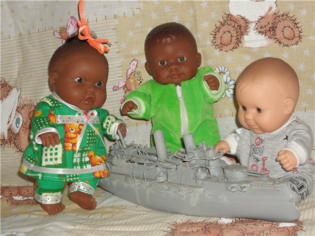 Малыши примеряют наряды | Бэйбики Малыши примеряют наряды — Одежда и обувь для кукол своими руками: фото (фото 2)