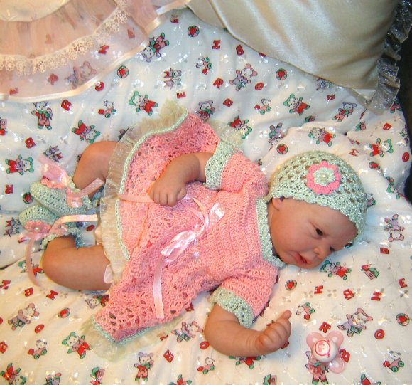 В ожидание весны.Кукольные наряды моих девочек