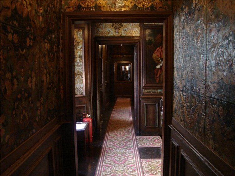 Потайная комната в Oxburgh Hall (продолжение )