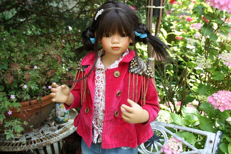 Солнечный денек в саду. Часть третья - Лилит и Анна Лу