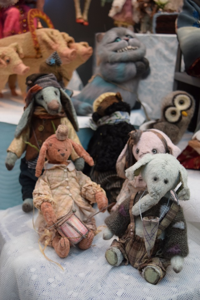 VII Московская международная выставка "Искусство Куклы". Портреты кукольной души или незримый диалог