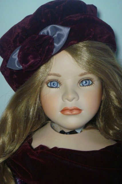 Призрак Анны Болейн или Спасение Дезире. Ремонт разбитой фарфоровой куклы Angela McNeely от Ruby Doll (фото 3)