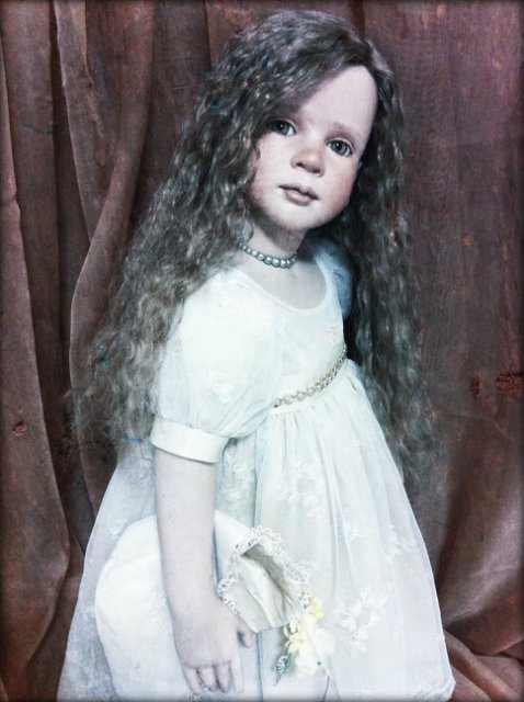 … была в том милом возрасте, когда девочка уже не ребенок, а ребенок еще не девушка. Лилу (Lilou) от автора Рут Треффайзен