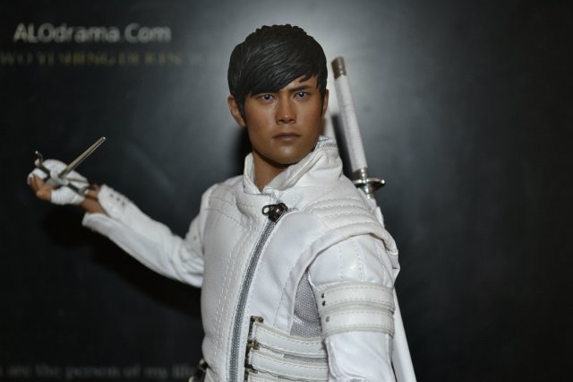 Кукла и актер: Ли Бён Хон (Lee Byung Hun) | Бэйбики Кукла и актер: Ли Бён Хон (Lee Byung Hun)