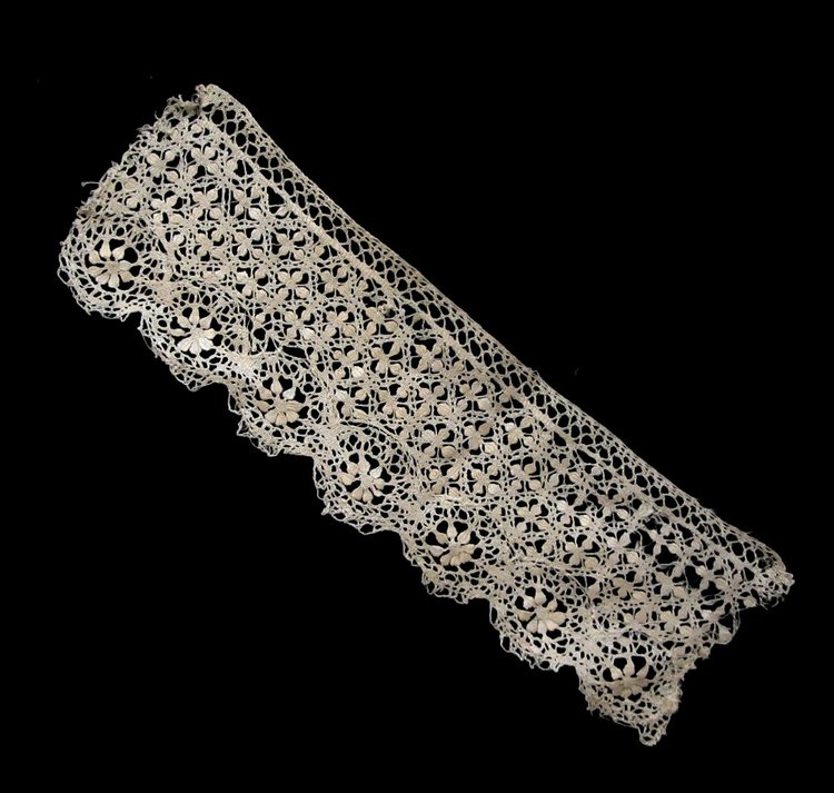 «Мода по-взрослому. Истории из кукольного гардероба» - выставка в Музее-заповеднике «Царицыно» - продолжение - детали. Часть