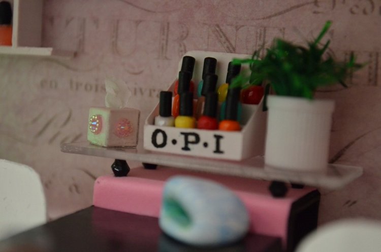 Полочка с миниатюрой "Маникюрный салон"+шкатулка+светильник