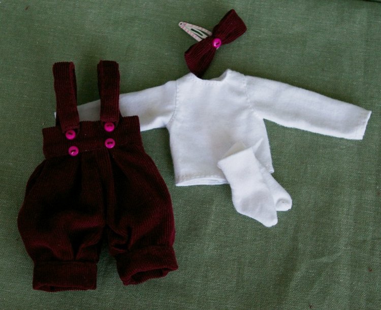 Новые костюмчики для маленький BJD (фото 9)