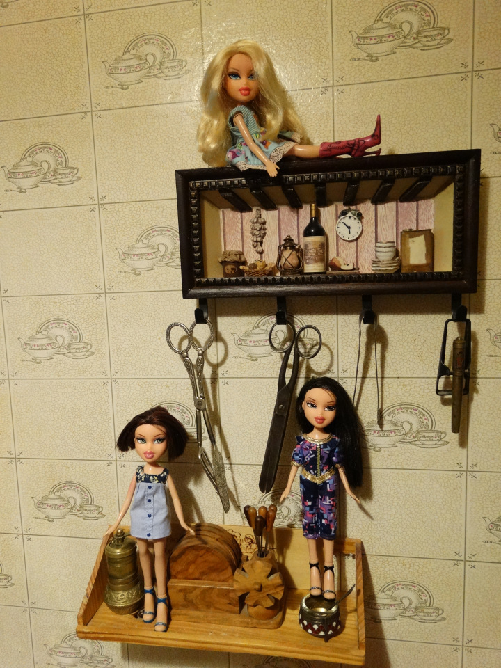 Новенькие жители. Куклы Bratz