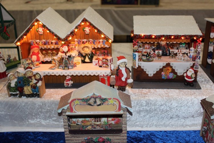 Все на выставку! Кукольные домики и миниатюра