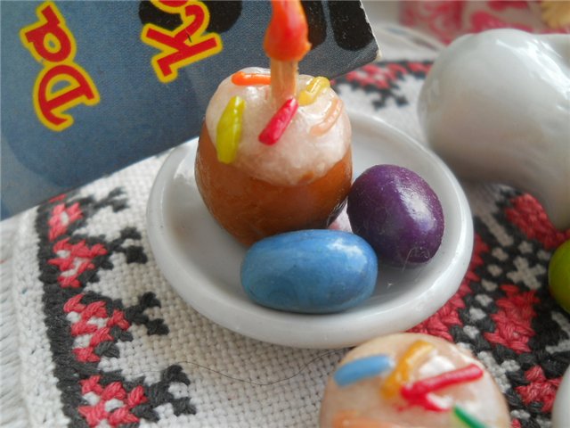 Куличи! Праздничный стол для кукол. Миниатюра (фото 10)