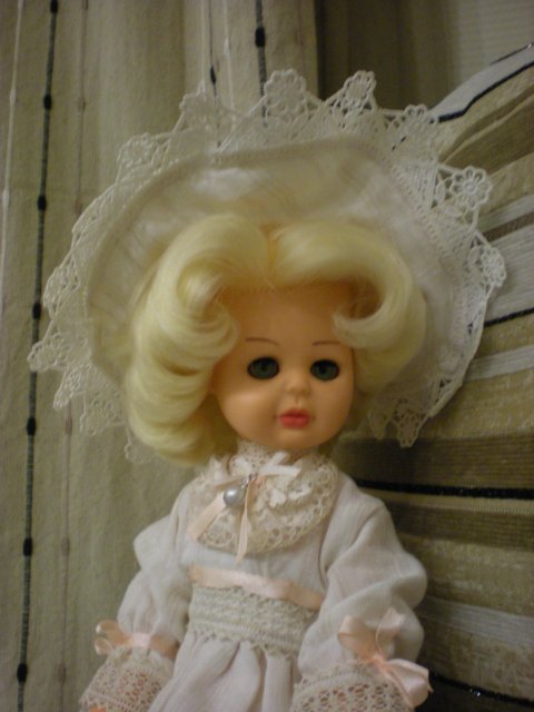 Не антикварное платье для не антикварной куклы