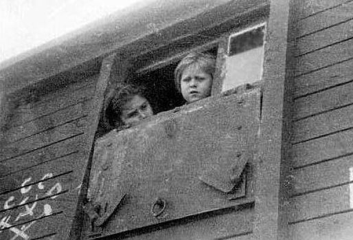 Я верю, что счастье сильнее смерти... Немного о куклах Генриха Хандверка