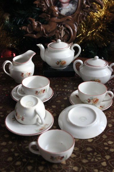 Посуда антикварная, старинная, винтажная - праздник души для нас и конечно кукол! Часть вторая