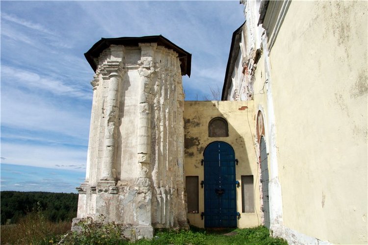 Иваниши. Храм Успения Пресвятой Богородицы