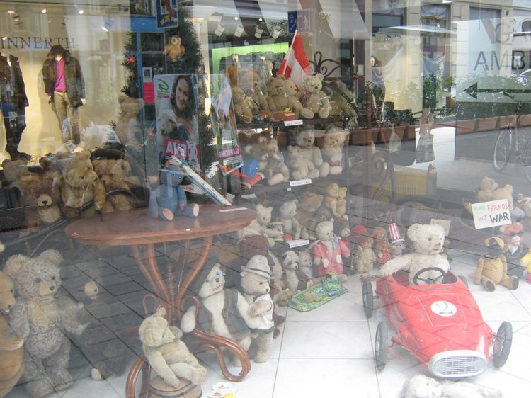 Медвежий флэш-моб – воспоминание о Вене