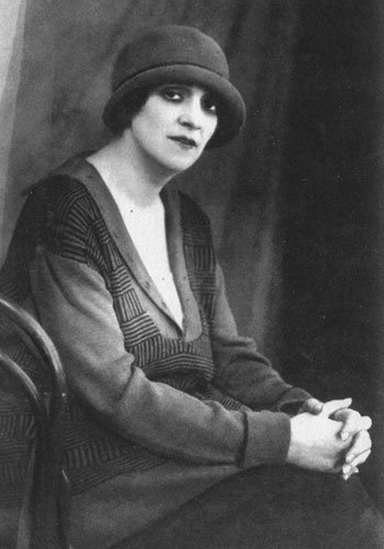 «Красота страшная сила!» Портретные куклы Фаины Раневской, выполненные разными авторами