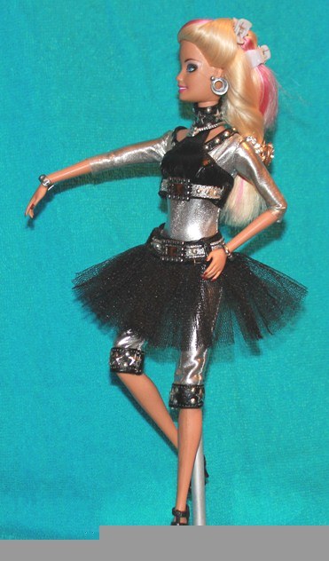 Серебро и черное - мода в нашем куклодоме (фото 7)