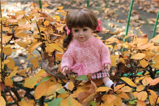 Ходит осень по дорожке... Мари и Катрина от Adora на осенней прогулке