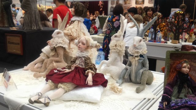 Ещё картинки с выставки... XI Международный Салон кукол на Тишинке в Москве 2015. Фото