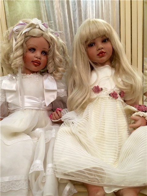 С Новым годом от куколок Donna Rubert, Monika Levenig, Fayzah Spanos