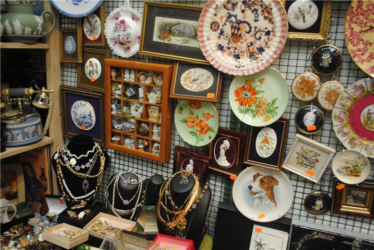 На Тишинку мы пошли – там сокровища нашли. Взгляд на «Блошиный рынок» со второго этажа | Бэйбики На Тишинку мы пошли – там сокровища нашли. Взгляд на «Блошиный рынок» со второго этажа