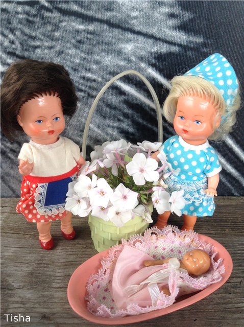 Малышки Аришки и две неизвестные мне Немочки