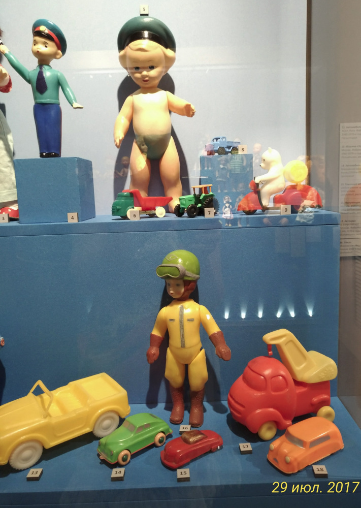 Выставка «Все лучшее – детям. Игрушки 1950–1980 годов из коллекции Сергея Романова». Часть 2