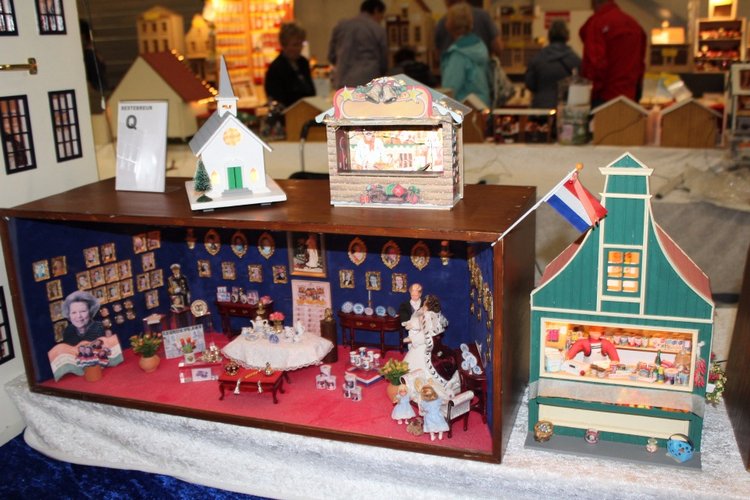 Все на выставку! Кукольные домики и миниатюра