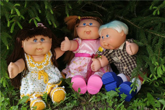 Капустная грядка отдыхает на даче. Cabbage Patch Kids