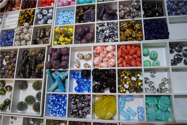 Выставка на Тишинке "Атмосфера творчества". Октябрь 2014. Бусинка к бусинке - получаются бусики! Кружево для антикварных