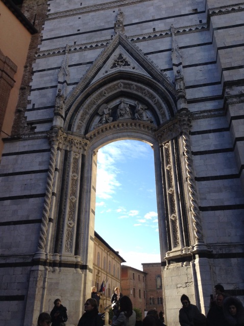 Приключения Минуш в Италии. Часть 5. Сиена. Современное средневековье