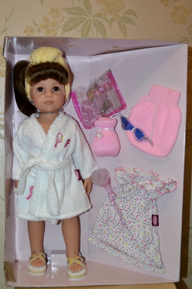 Брюнетки из Спа-салона немецкой фирмы Gotz (фото 2)