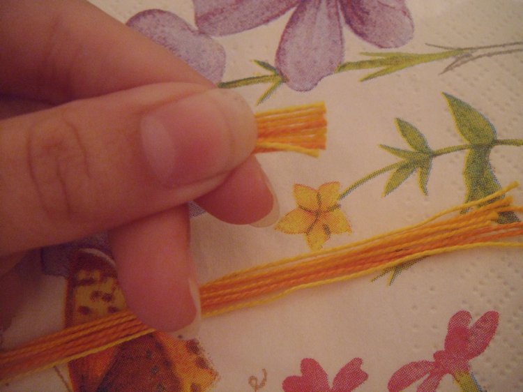 Кукольный эксперимент 1.1: волосы из ниток для пластиковой куклы: Мастер-класс (фото 9)