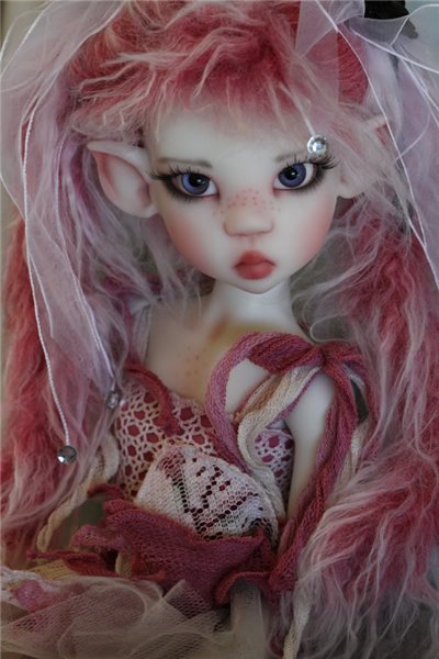 Мики фавна от Kaye Wiggs! Miki Faun in White Skin