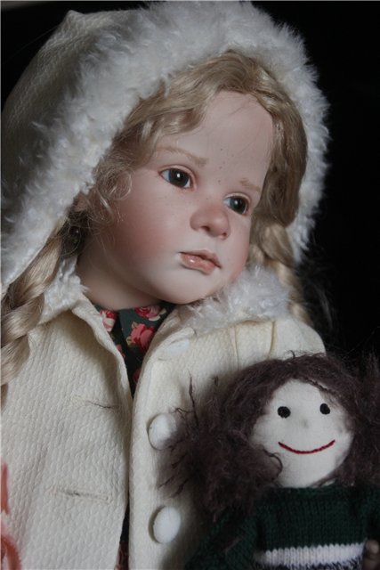 Фарфоровая кукла-снегурочка Офелия (Ophelia) от Ruth Treffeisen. Просто наступила зима (фото 2)