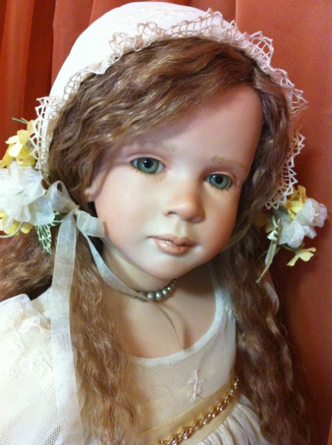 … была в том милом возрасте, когда девочка уже не ребенок, а ребенок еще не девушка. Лилу (Lilou) от автора Рут Треффайзен