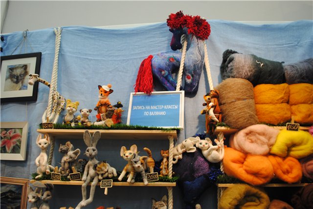 Выставка на Тишинке "Атмосфера творчества". Октябрь 2014. Бусинка к бусинке - получаются бусики! Кружево для антикварных