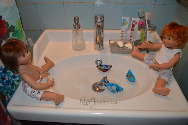 Вихтелята одни дома. Тайная жизнь кукол