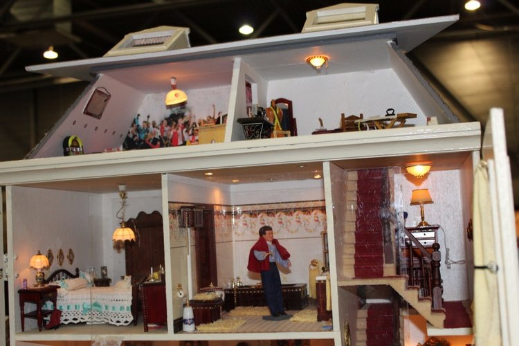 Все на выставку! Кукольные домики и миниатюра