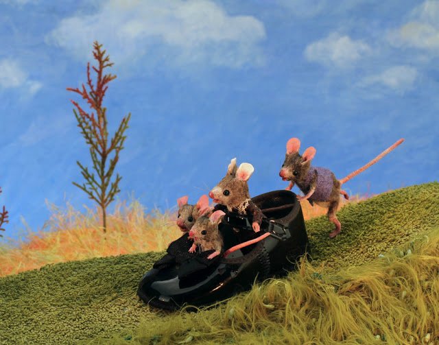 Мышиный дом или Жизнь замечательных мышей. Авторские игрушки в книжной иллюстрации. Мэгги Руди (Maggie Rudy) - "Mouses