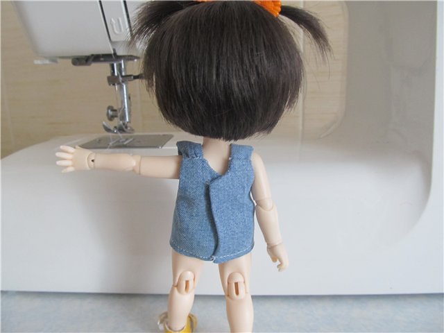 мастер-класс по пошиву маечки для куклы БЖД