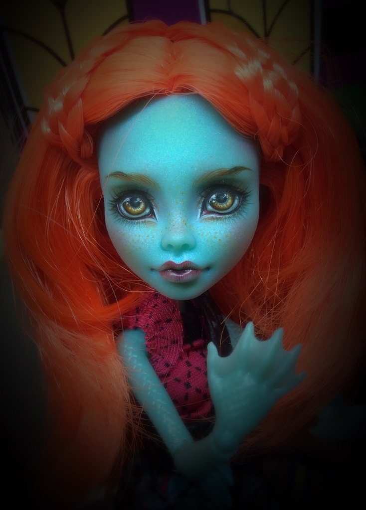 Я рисую, куклам лица я рисую